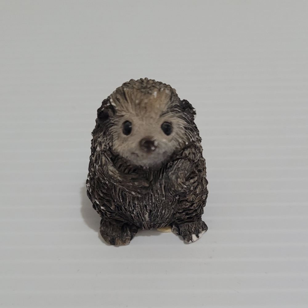 Stone Critters - Hedgehog Little SCL 042 -  1.3/4" Tall.
